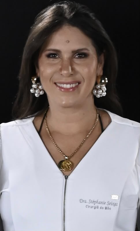 Dra. STÉPHANIE  SEIXAS